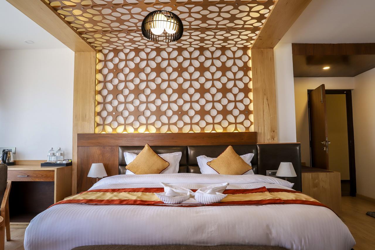 Retro Hotel And Spa Kathmandu Exteriör bild