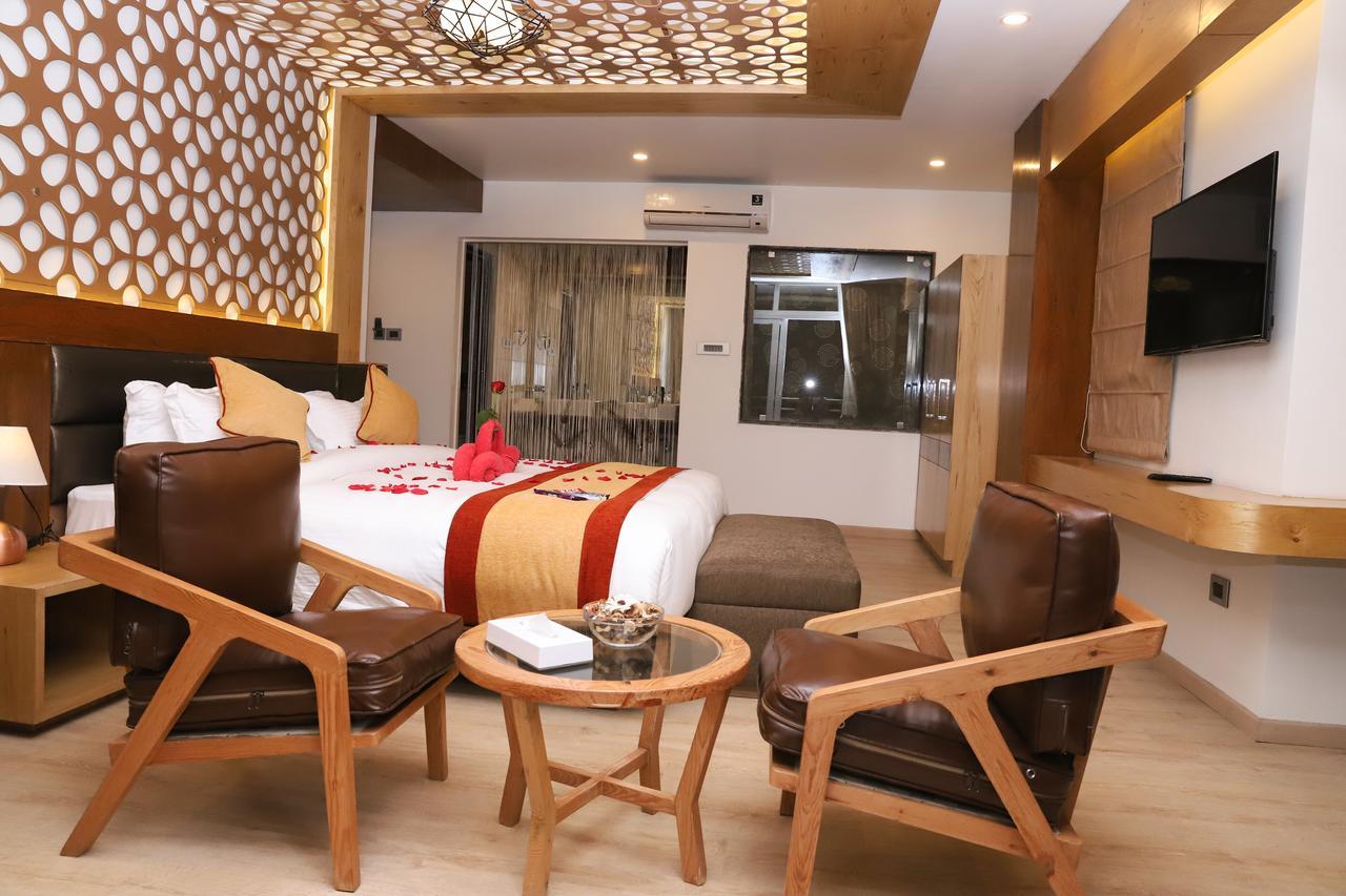 Retro Hotel And Spa Kathmandu Exteriör bild