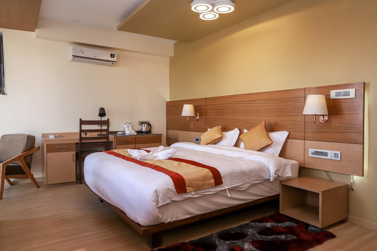 Retro Hotel And Spa Kathmandu Exteriör bild