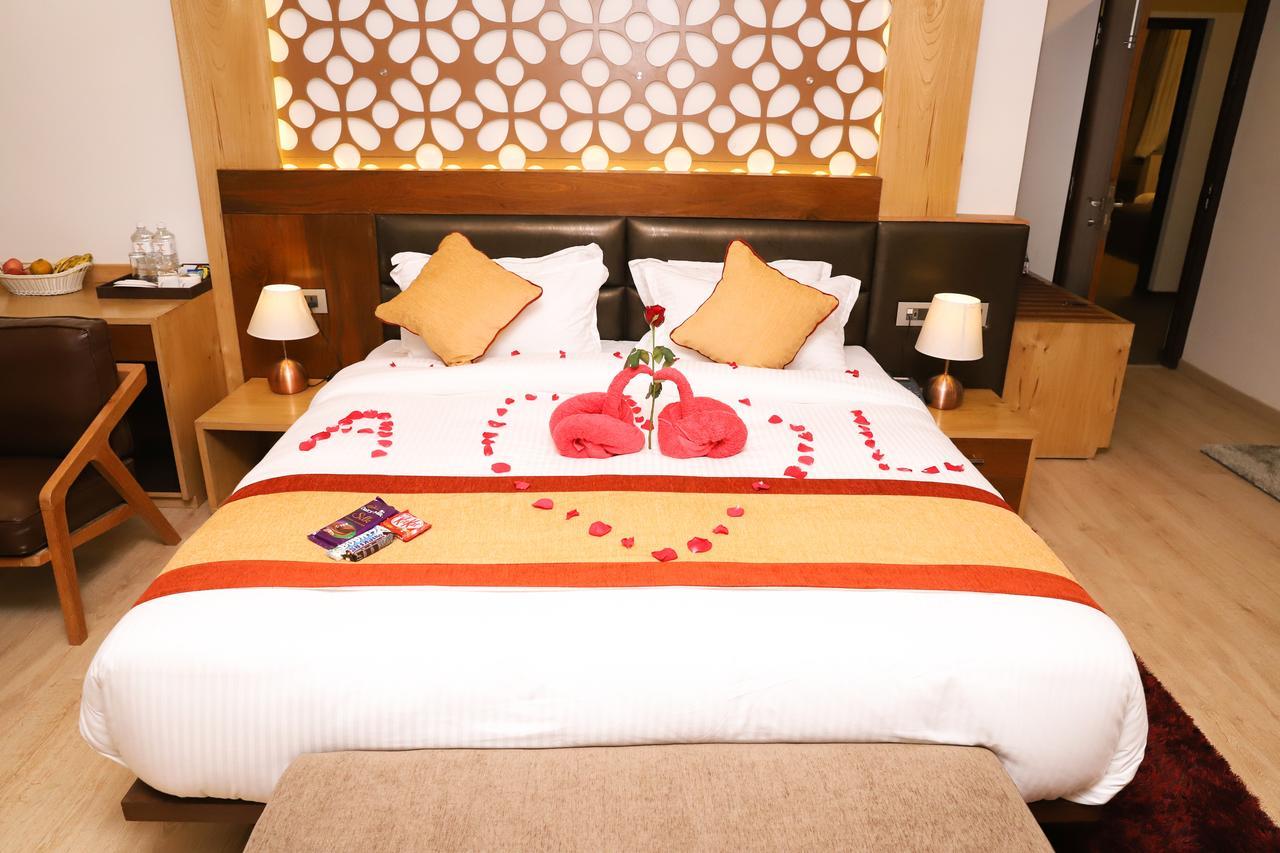 Retro Hotel And Spa Kathmandu Exteriör bild