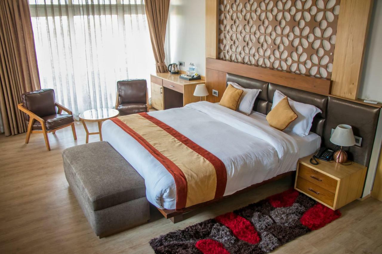 Retro Hotel And Spa Kathmandu Exteriör bild