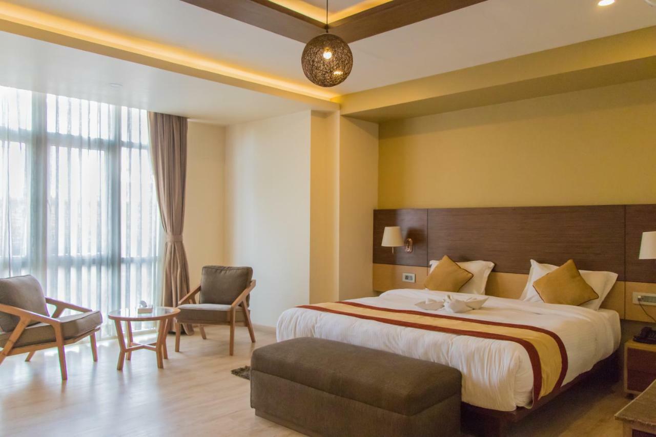 Retro Hotel And Spa Kathmandu Exteriör bild